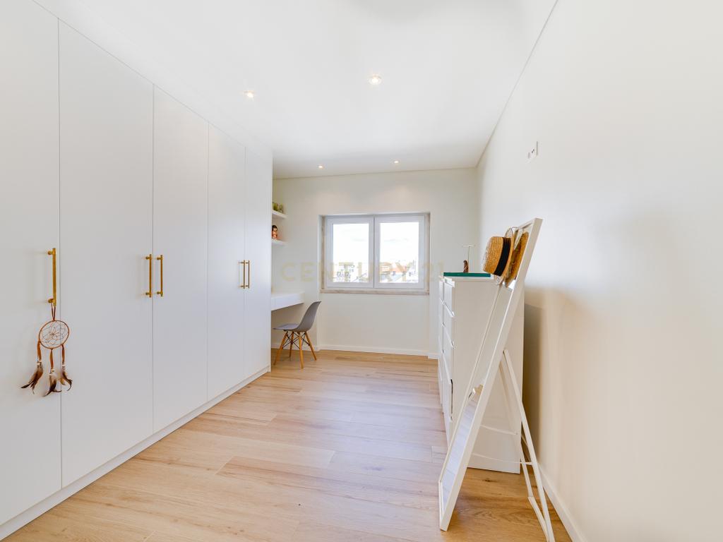 Luxuoso apartamento T4 em Lisboa com Vista e Acabamentos de Alta Qualidade - Image 20